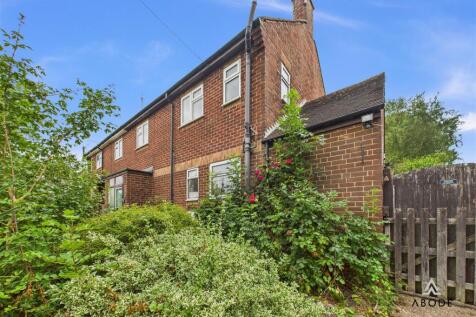 Woodville Road, Swadlincote DE11 3 bed semi
