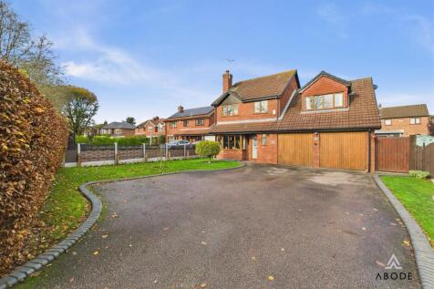 4 bedroom detached house for sale