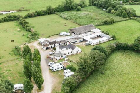 Brick Kiln Farm, Hood Lane, Armitage 5 bed farm house for sale