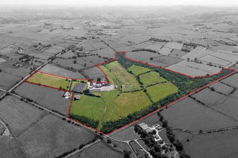 Beaver Hall Equestrian Centre... 3 bed equestrian property for sale