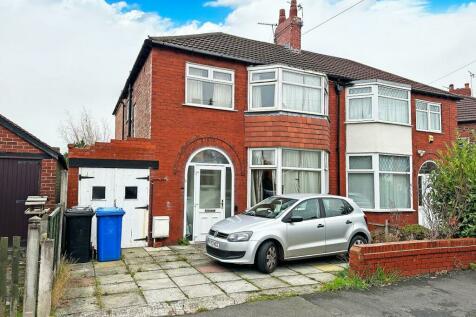 4 bedroom semi-detached house for sale