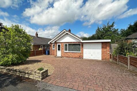 Buckfast Close, Hale 2 bed detached bungalow for sale