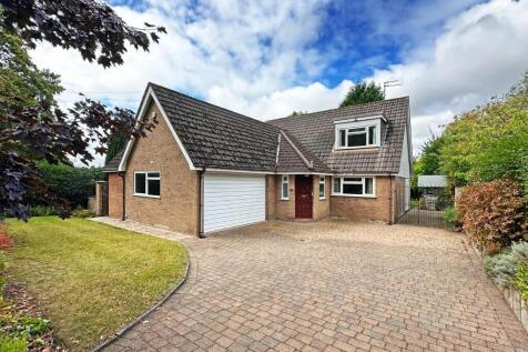 Heath Road, Hale 5 bed detached bungalow for sale