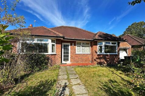 High Elm Drive, Hale Barns 3 bed detached bungalow for sale