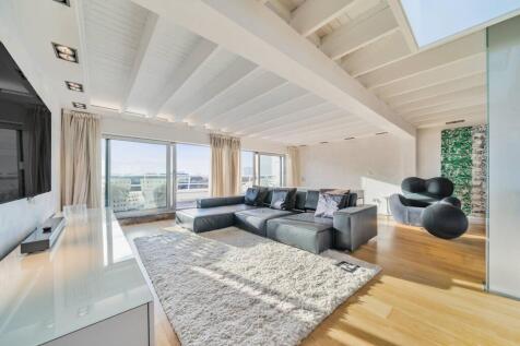 Cornwall Gardens, South Kensington... 2 bed flat for sale