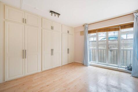 Courtfield Gardens, South Kensington... Studio for sale