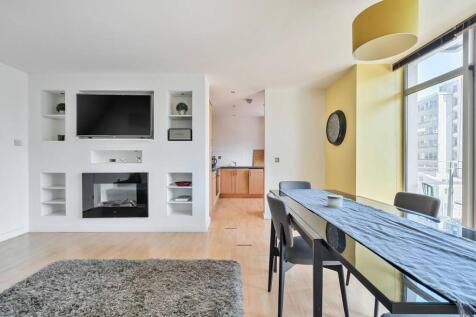 Townmead Road, Sands End, London, SW6 2 bed flat for sale