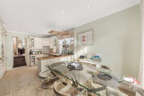Gowan Avenue, Munster Village... 4 bed house for sale