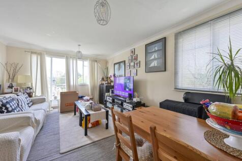 Radcliffe Square, Putney, London, SW15 2 bed maisonette for sale