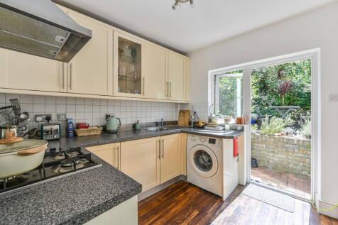Wandsworth Road, Clapham, London, SW8 1 bed flat for sale