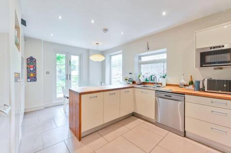 Killyon Road, Clapham Old Town... 6 bed house for sale