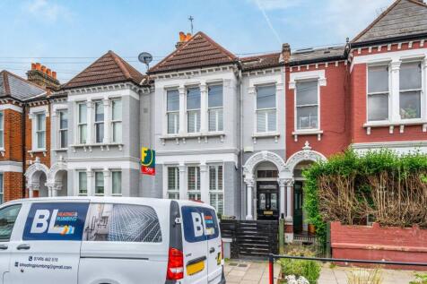 Voltaire Road, Clapham High Street... 2 bed flat for sale