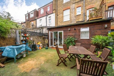 Greenford Avenue, Hanwell, London, W7 Studio for sale