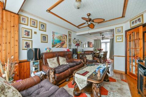 Beresford Avenue, Hanwell, London, W7 3 bed semi