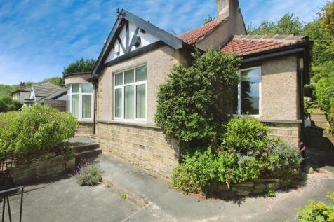 Heaton Road, Gledholt, West Yorkshire... 2 bed bungalow for sale