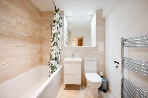 Abbey Road, Colliers Wood, London, SW19 2 bed flat for sale