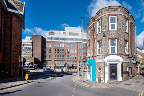 Woodbridge Chambers, Guildford, GU1 2 bed flat for sale