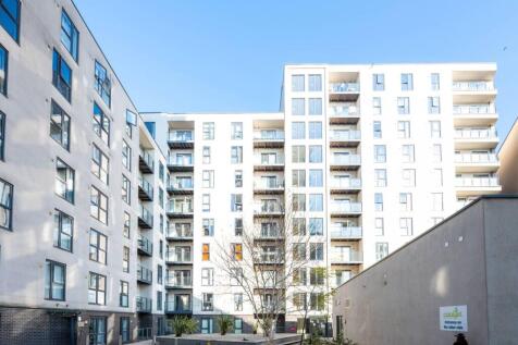 Guildford Road, Woking, GU22 1 bed flat for sale