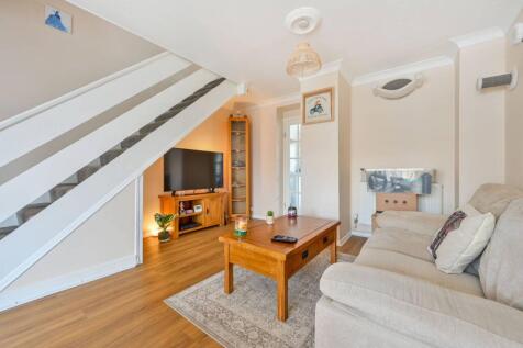 Falstone, St Johns, Woking, GU21 2 bed terraced house for sale