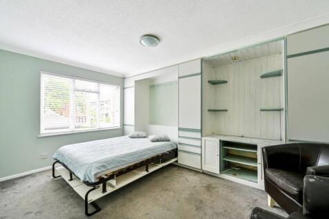 Oriental Road, Woking, GU22 Studio for sale