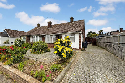 2 bedroom semi-detached bungalow for sale