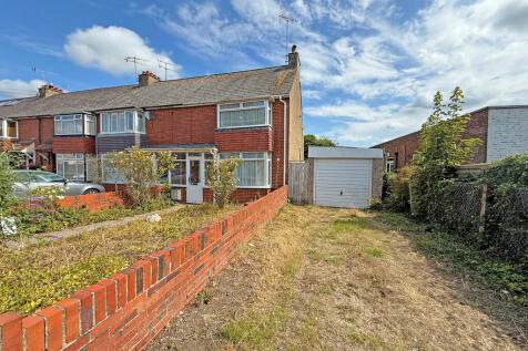 3 bedroom end of terrace house for sale