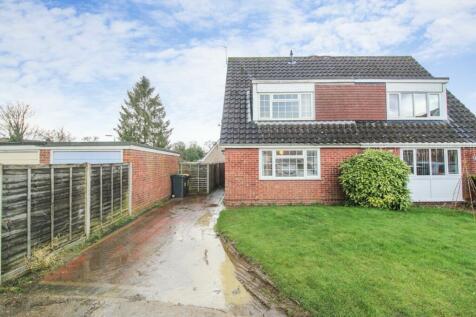 3 bedroom semi-detached house for sale