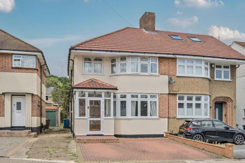 St. Edmunds Drive, Stanmore 3 bed semi