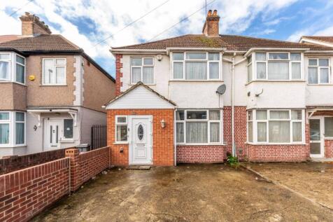 3 bedroom semi-detached house for sale