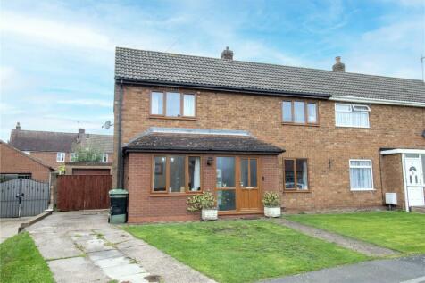 3 bedroom semi-detached house for sale