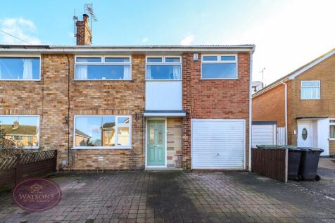 4 bedroom semi-detached house for sale