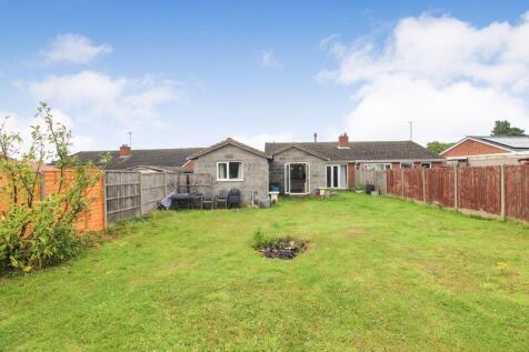 4 bedroom semi-detached bungalow for sale
