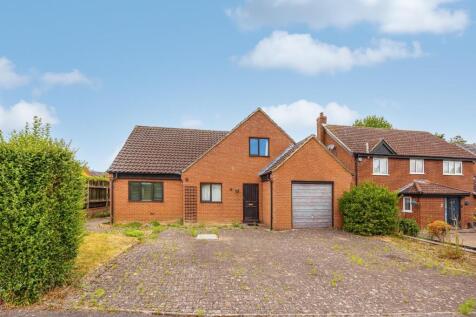4 bedroom detached bungalow for sale