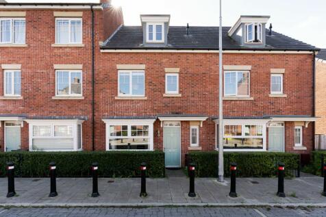 4 bedroom terraced house for sale