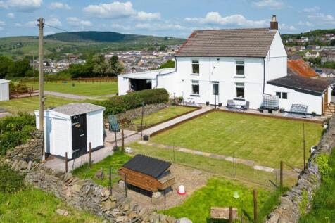 Tonyrefail, Porth CF39 3 bed detached house for sale