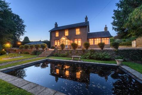 5 bedroom detached house for sale