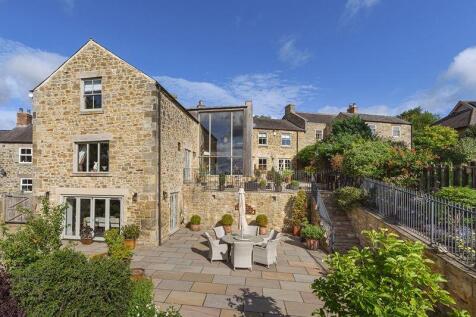 5 bedroom semi-detached house for sale