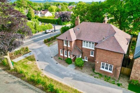 5 bedroom detached house for sale