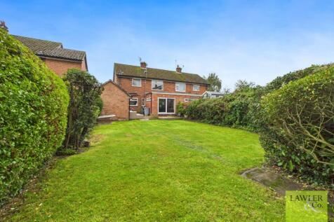3 bedroom semi-detached house for sale