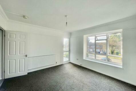 3 bedroom flat for sale