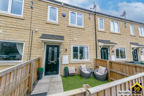 Willow Tree Court, Heckmondwike... 3 bed townhouse for sale