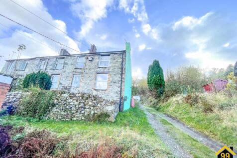 Bryn Gro, Llanberis, Gwynedd, LL55 3 bed end of terrace house for sale