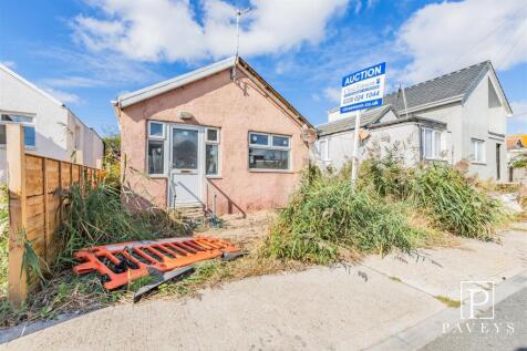 2 bedroom detached bungalow for sale