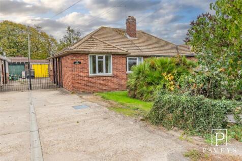 2 bedroom semi-detached bungalow for sale