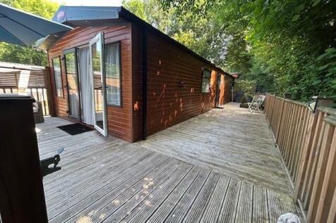 2 bedroom lodge for sale