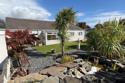 5 bedroom detached bungalow for sale