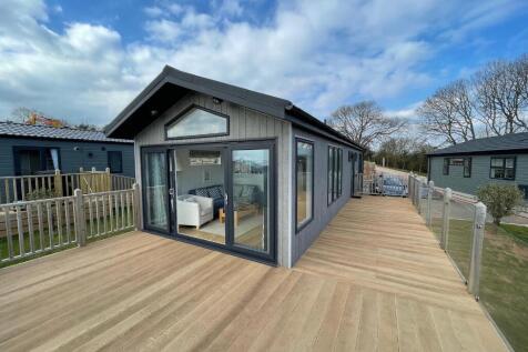 2 bedroom lodge for sale
