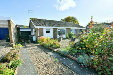 2 bedroom semi-detached bungalow for sale