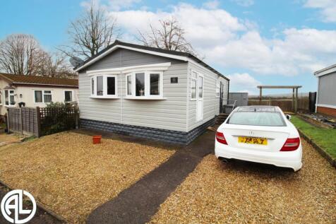 Hillside Park, Baldock, SG7 6PQ 2 bed mobile home for sale