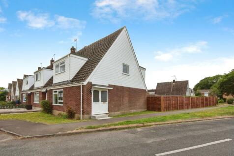 2 bedroom semi-detached house for sale